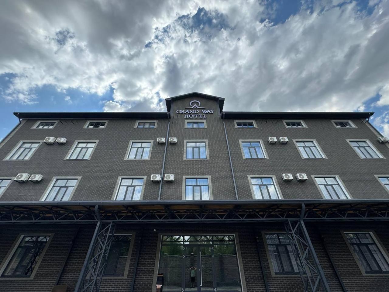 Grand Way Hotel Taraz Exteriör bild